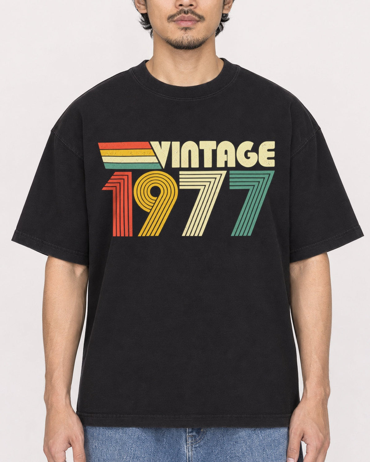 Mockup Boxy Heavyweight Tee Black male close-up 02