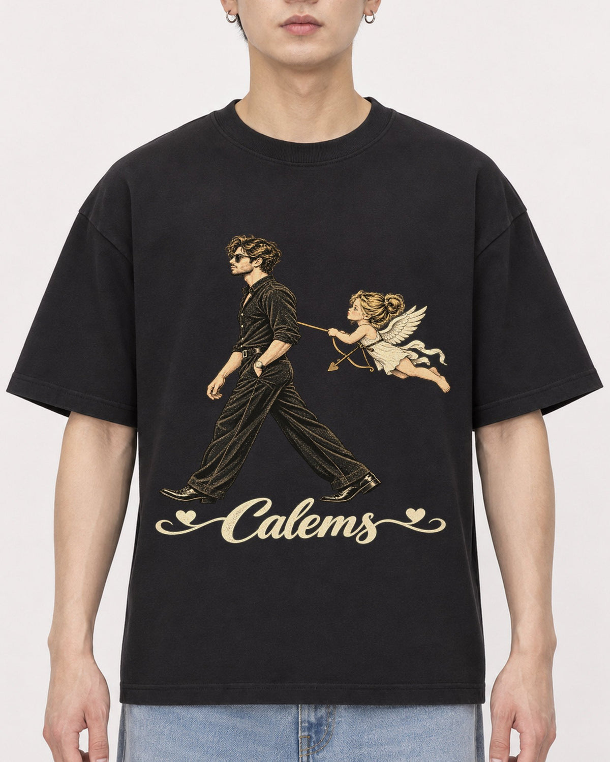 Mockup Boxy Heavyweight Tee Black male close-up 01