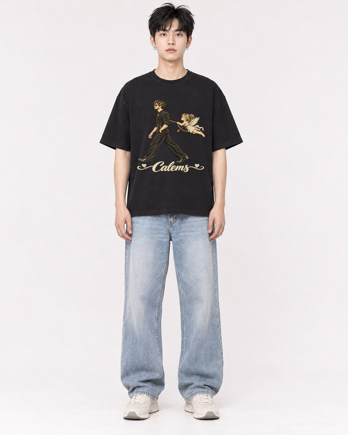 Mockup Boxy Heavyweight Tee Black male full-body 01