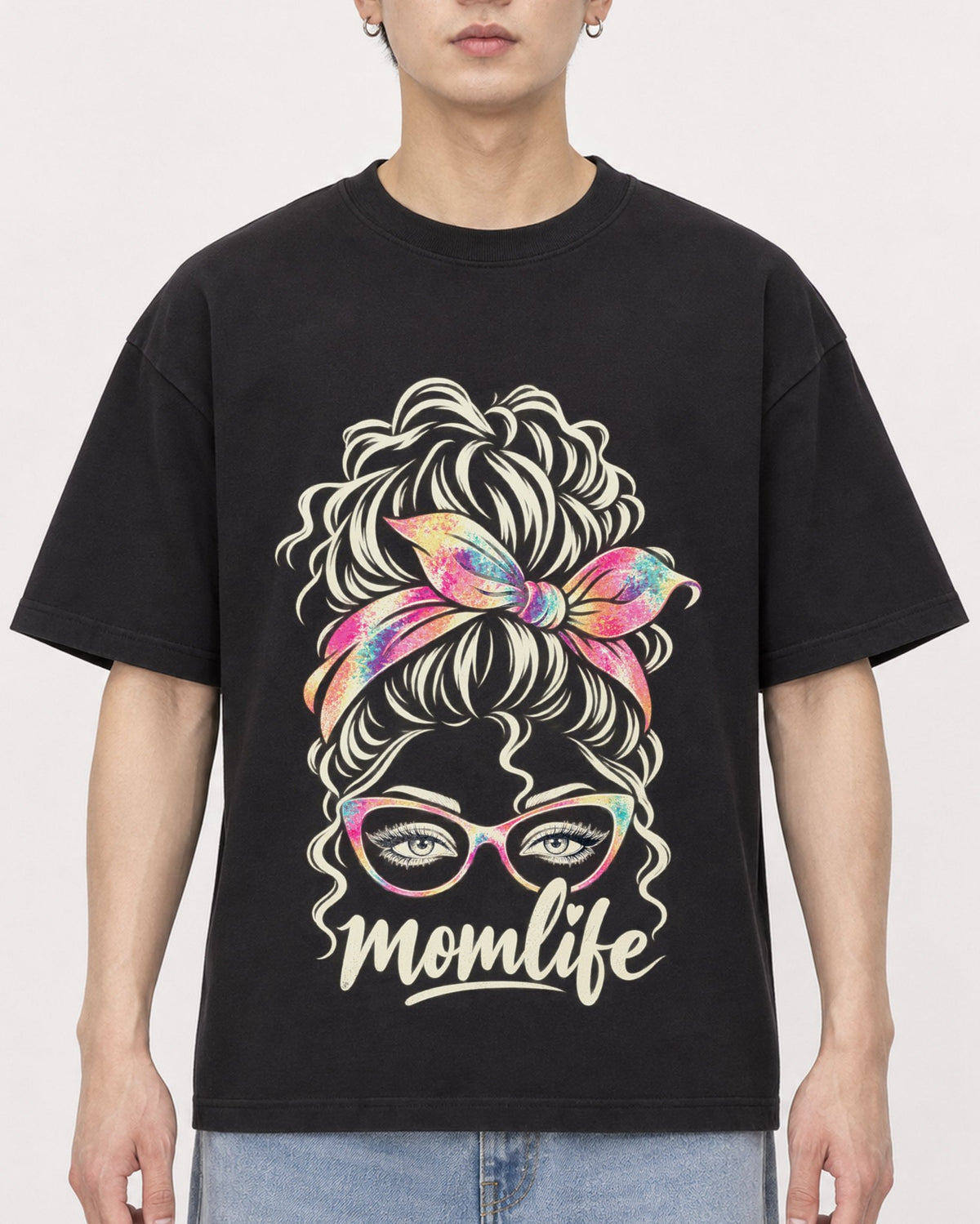 Mockup Boxy Heavyweight Tee Black male close-up 01