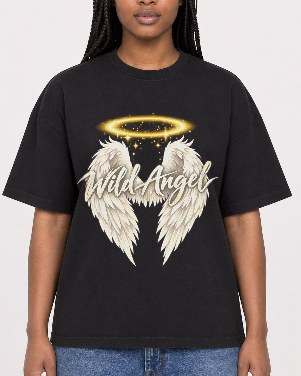 Mockup Boxy Heavyweight Tee Black female close-up 04