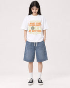 Mockup Boxy Heavyweight Tee White female full-body 01