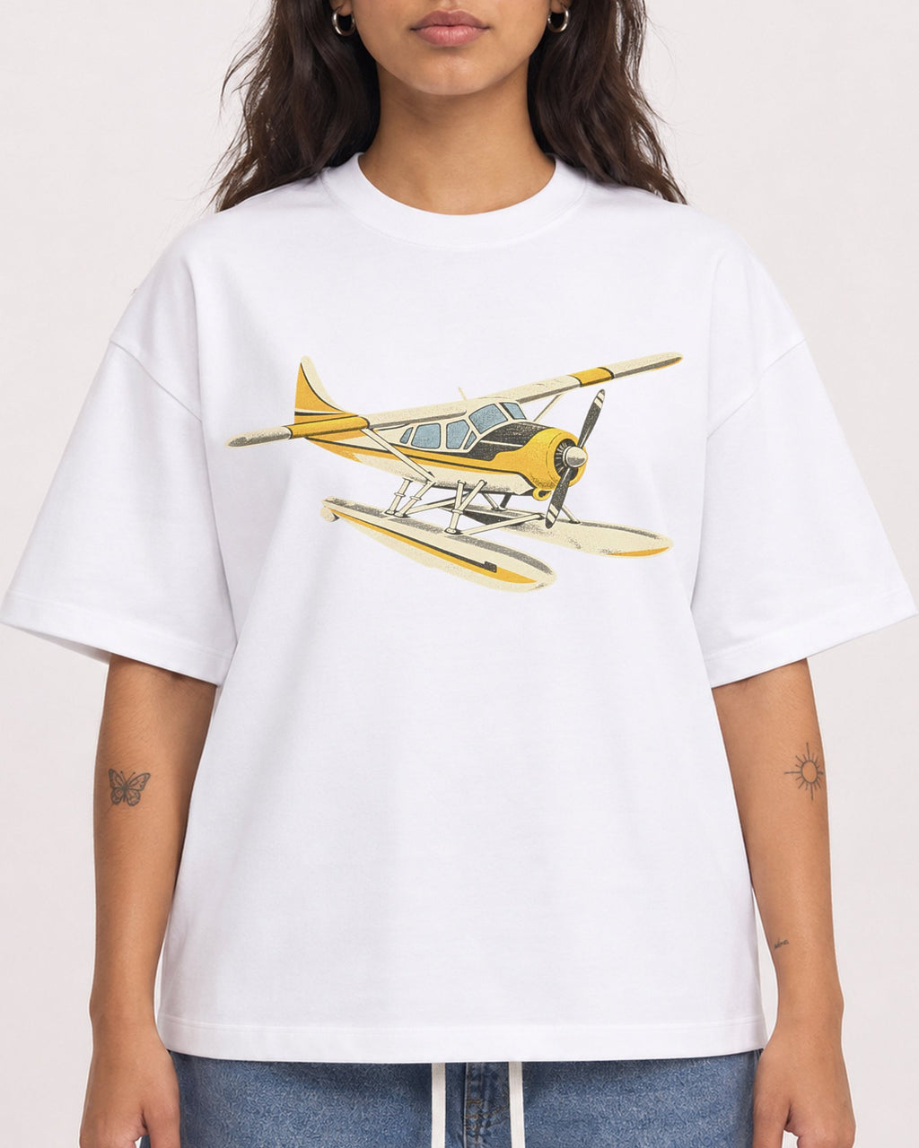 Mockup Boxy Heavyweight Tee White female close-up 06