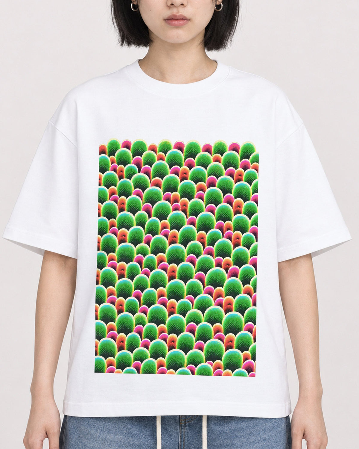 Mockup Boxy Heavyweight Tee White female close-up 11