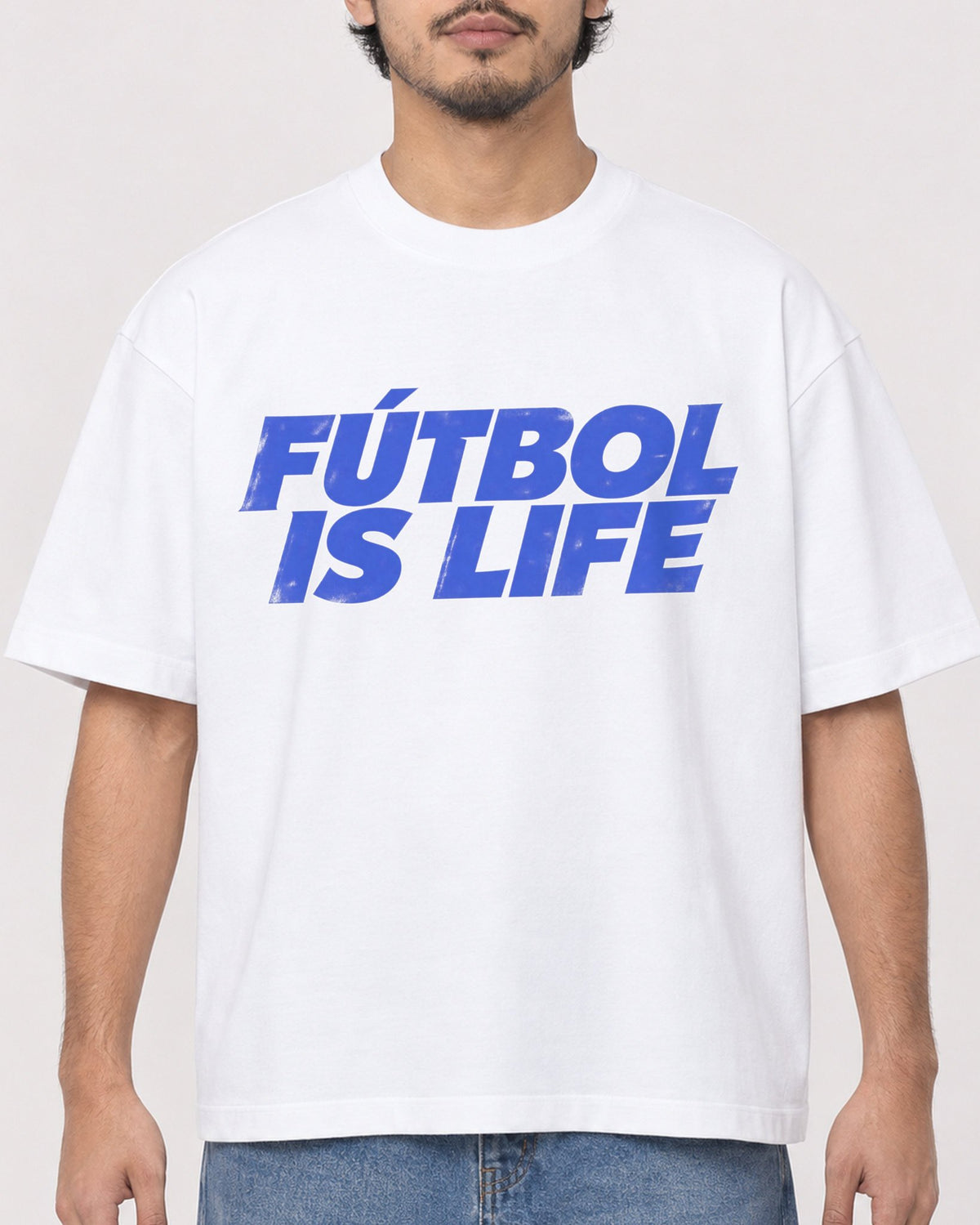 Mockup Boxy Heavyweight Tee White male close-up 02