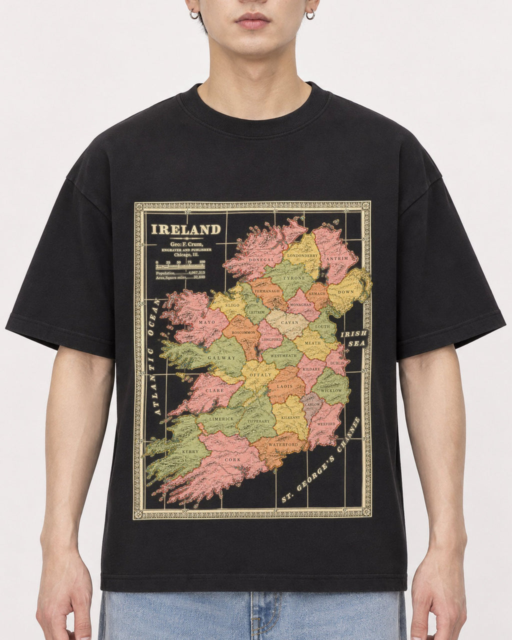 Mockup Boxy Heavyweight Tee Black male close-up 01