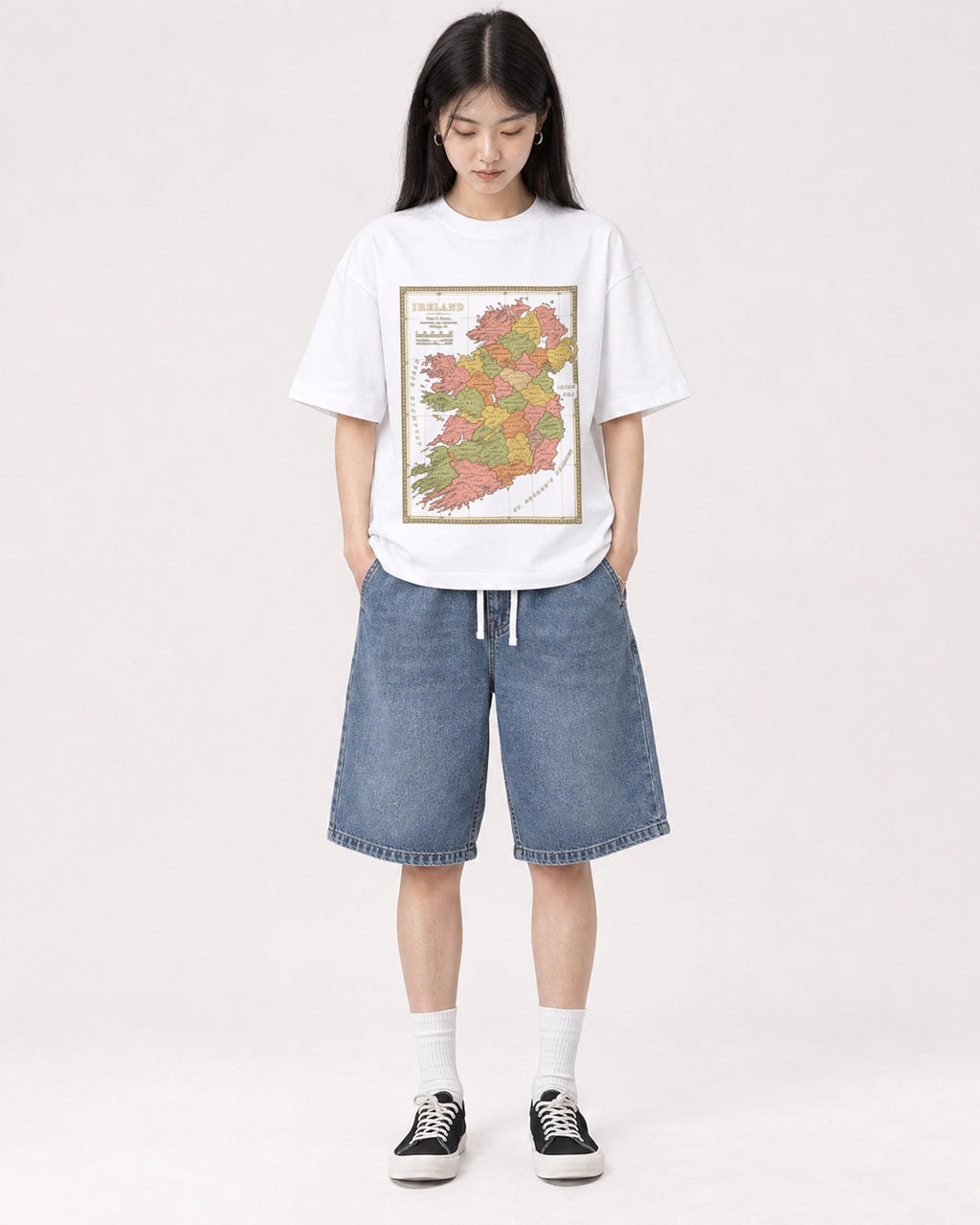 Mockup Boxy Heavyweight Tee White female full-body 01
