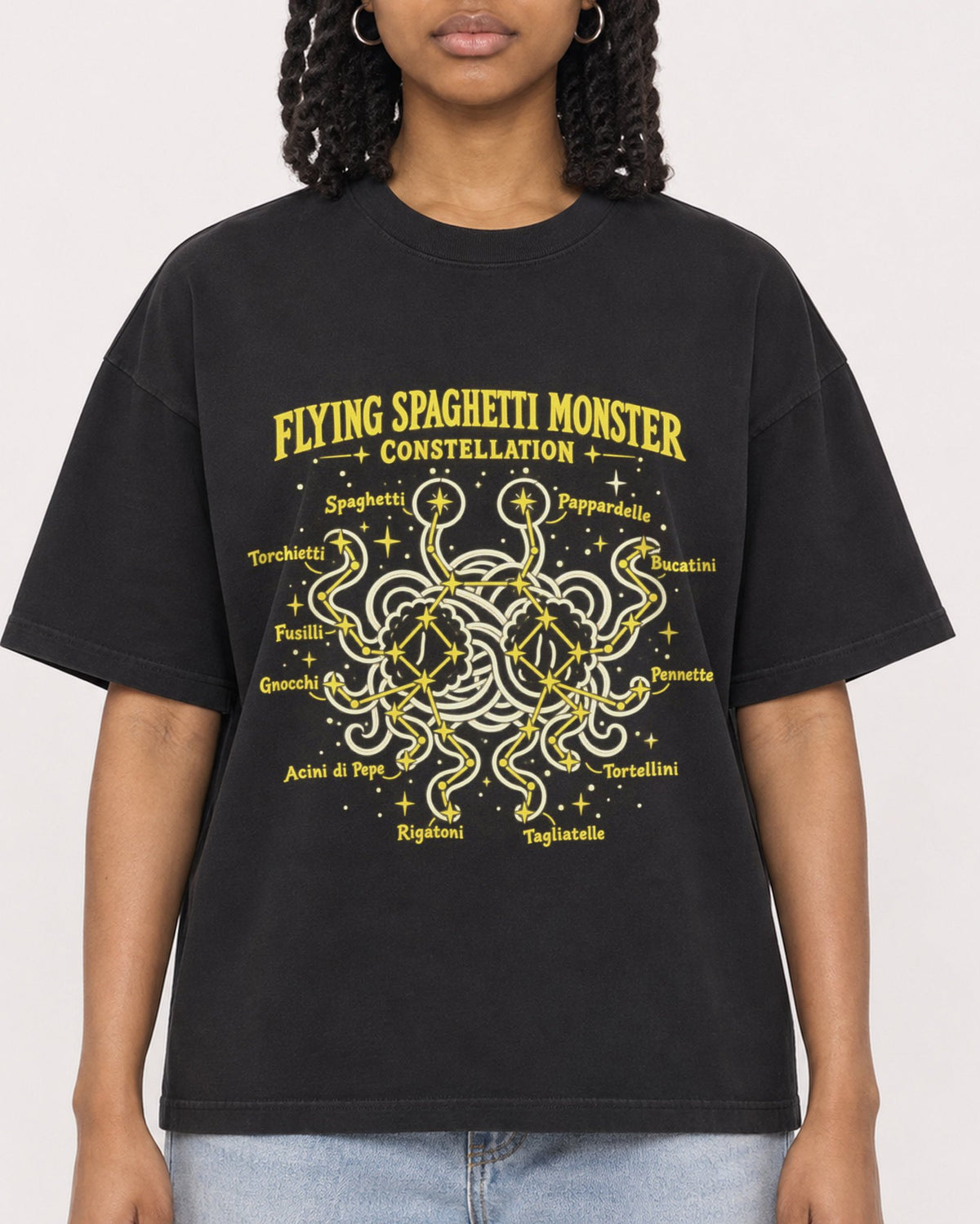 Mockup Boxy Heavyweight Tee Black female close-up 15