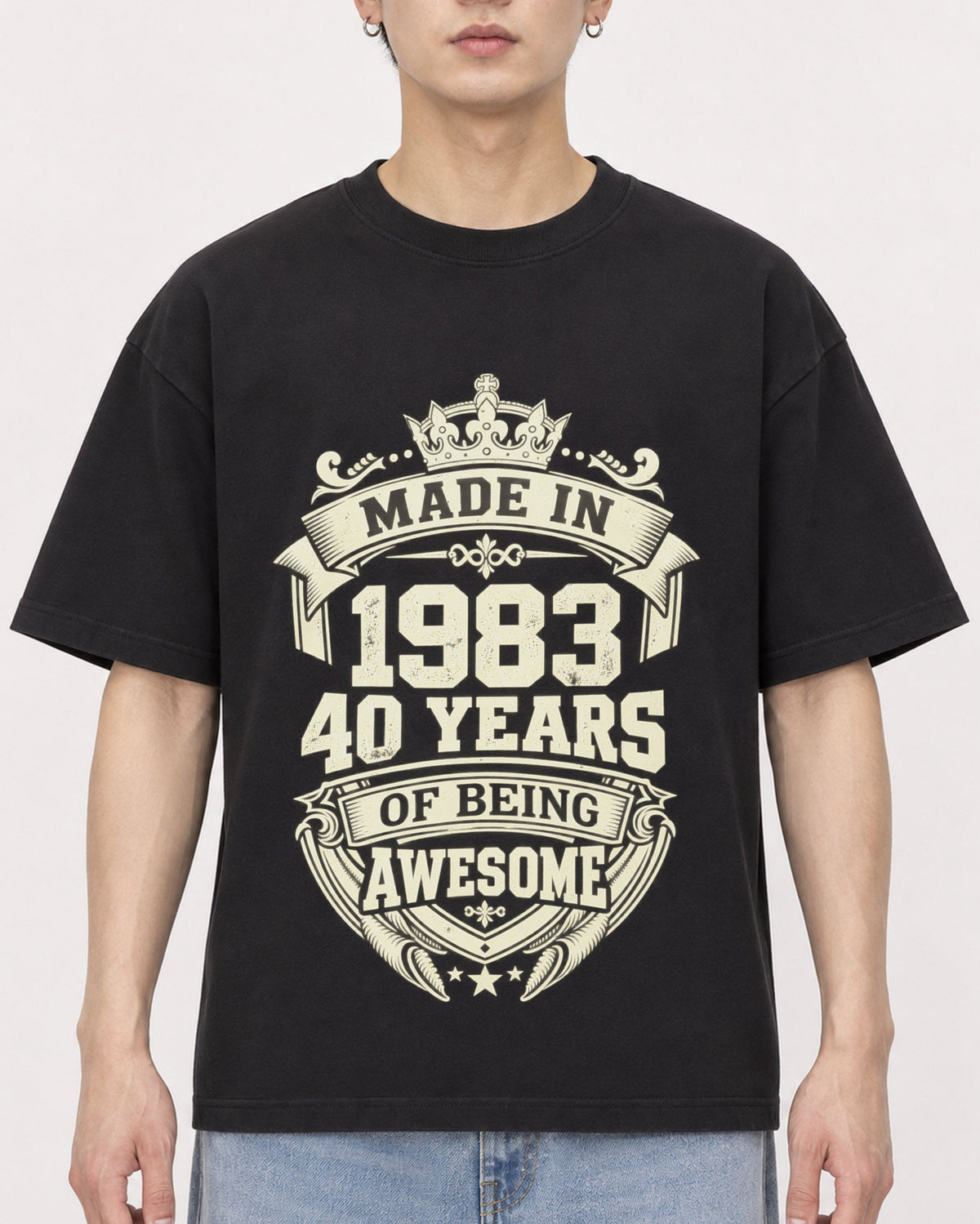 Mockup Boxy Heavyweight Tee Black male close-up 01