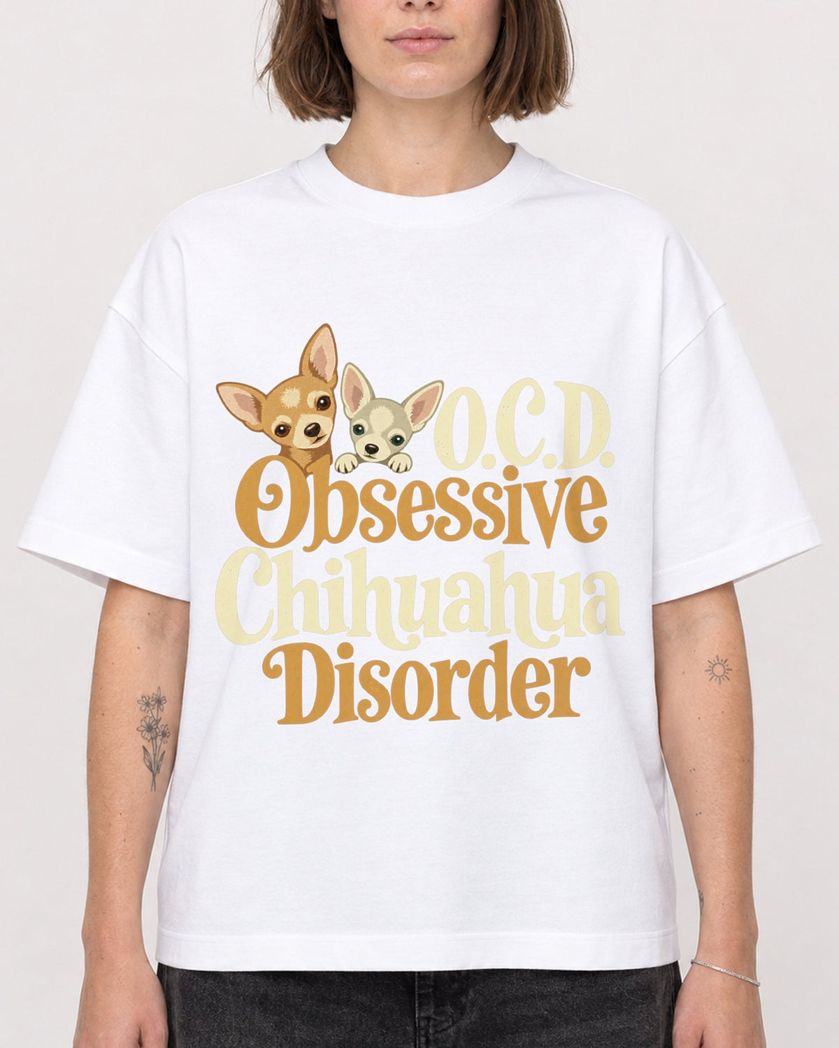 Mockup Boxy Heavyweight Tee White female close-up 18
