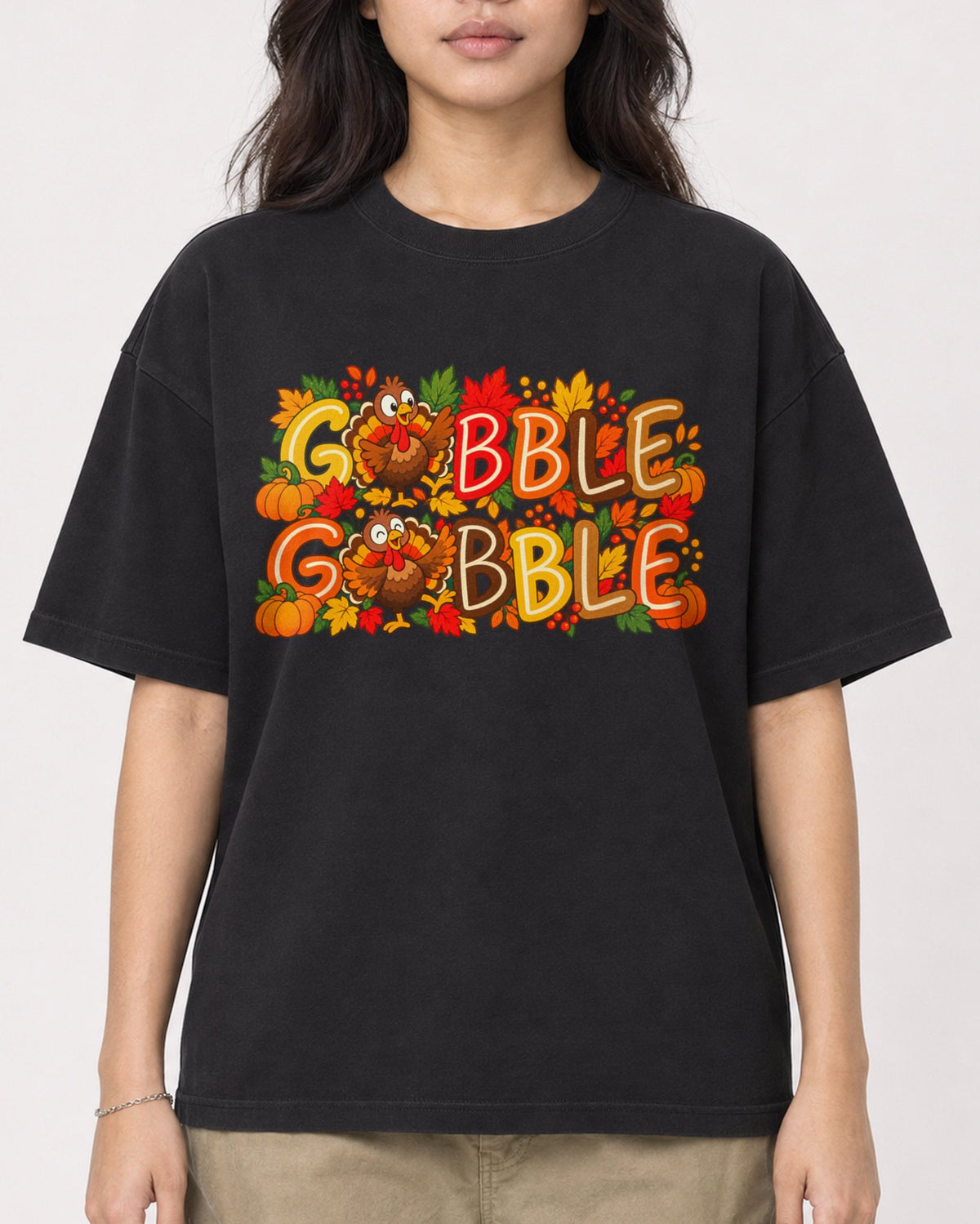 Mockup Boxy Heavyweight Tee Black female close-up 02