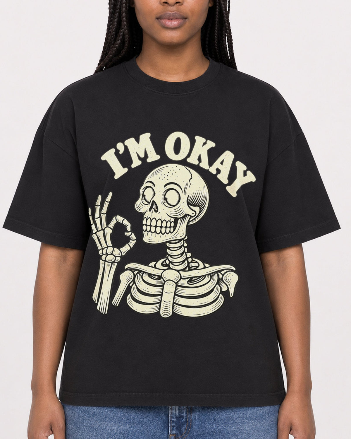 Mockup Boxy Heavyweight Tee Black female close-up 04