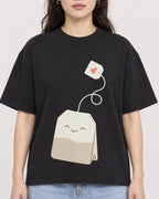 Mockup Boxy Heavyweight Tee Black female close-up 03