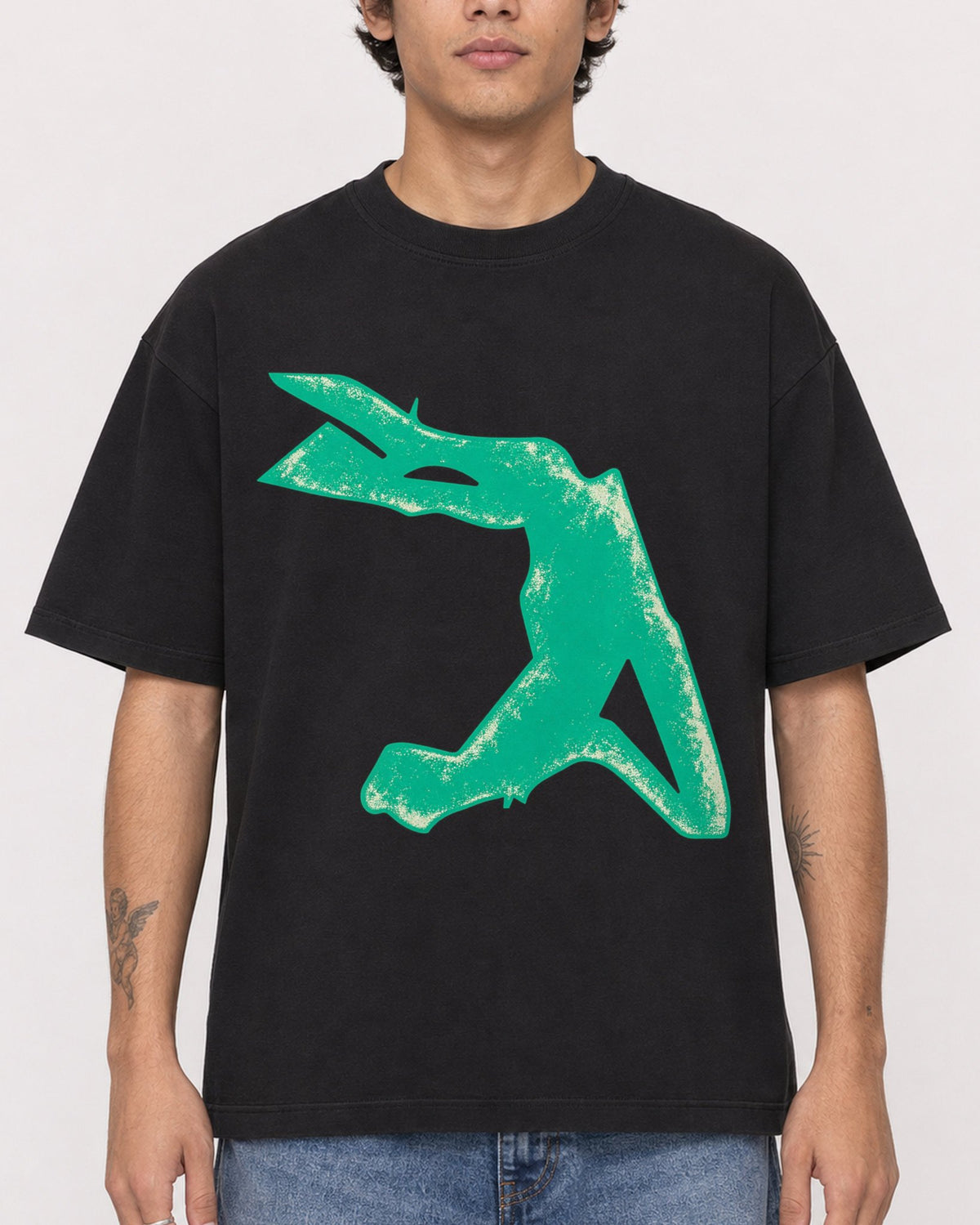 Mockup Boxy Heavyweight Tee Black male close-up 06