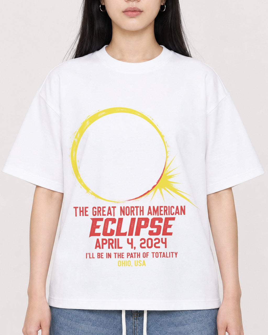 Mockup Boxy Heavyweight Tee White female close-up 01