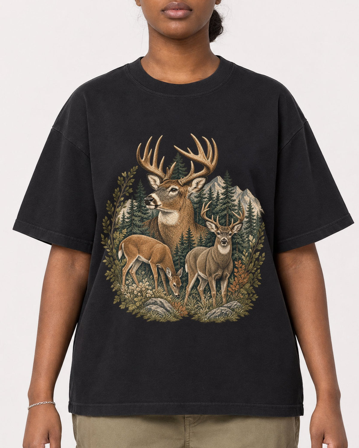 Mockup Boxy Heavyweight Tee Black female close-up 34