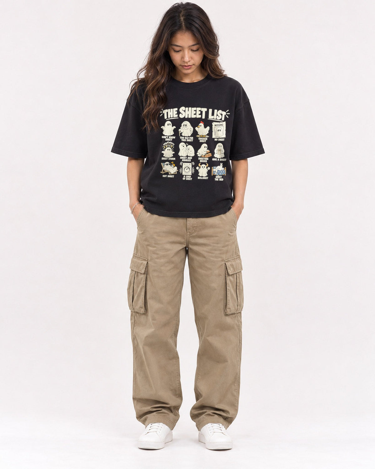 Mockup Boxy Heavyweight Tee Black female full-body 02