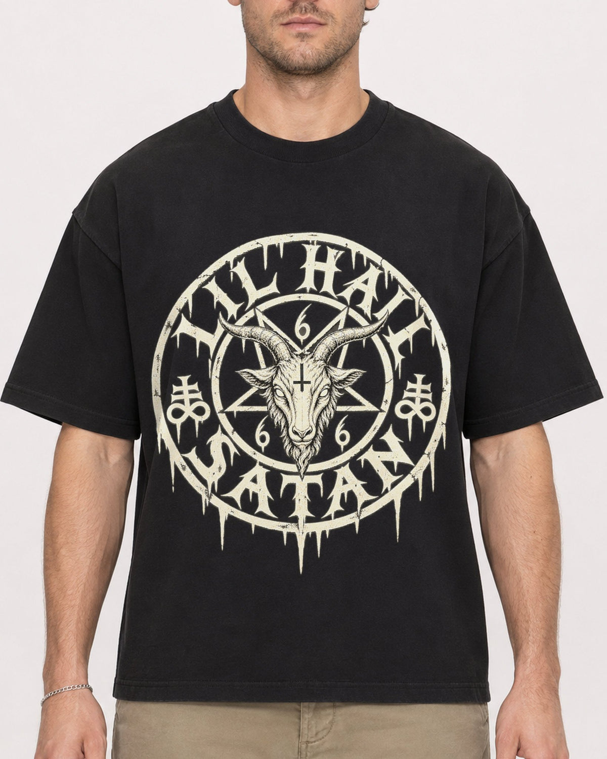 Mockup Boxy Heavyweight Tee Black male close-up 08