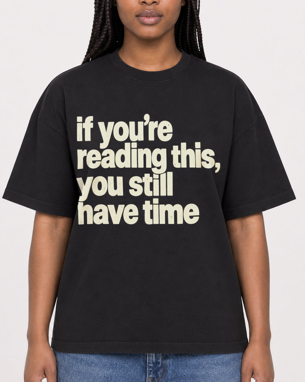 Mockup Boxy Heavyweight Tee Black female close-up 04