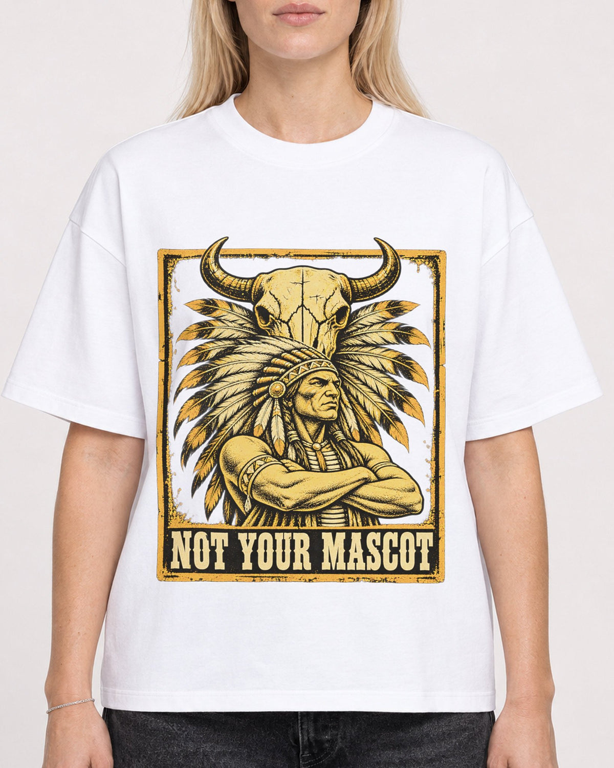 Mockup Boxy Heavyweight Tee White female close-up 08