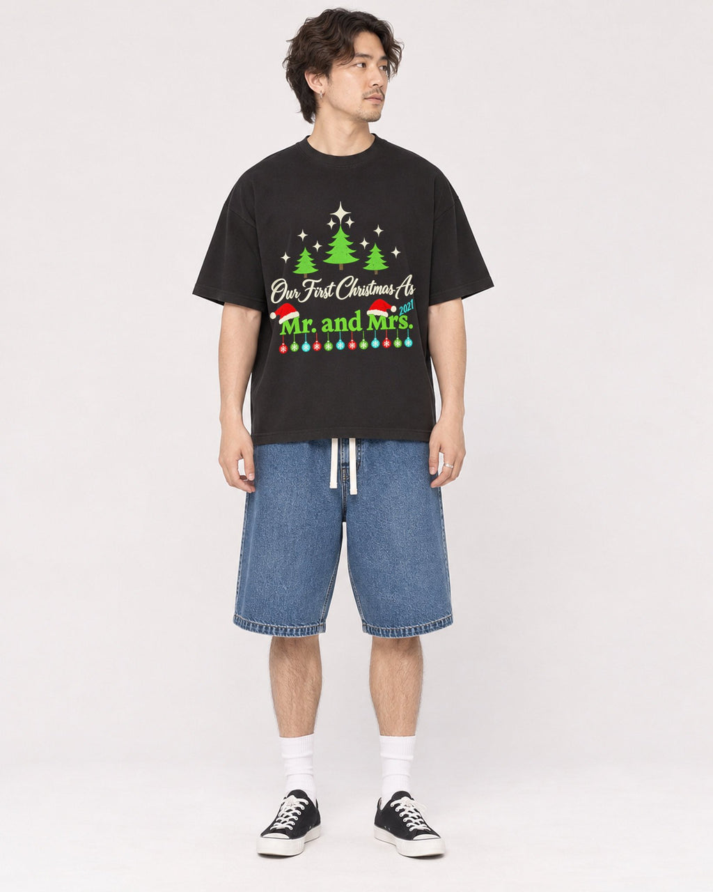 Mockup Boxy Heavyweight Tee Black male full-body 03