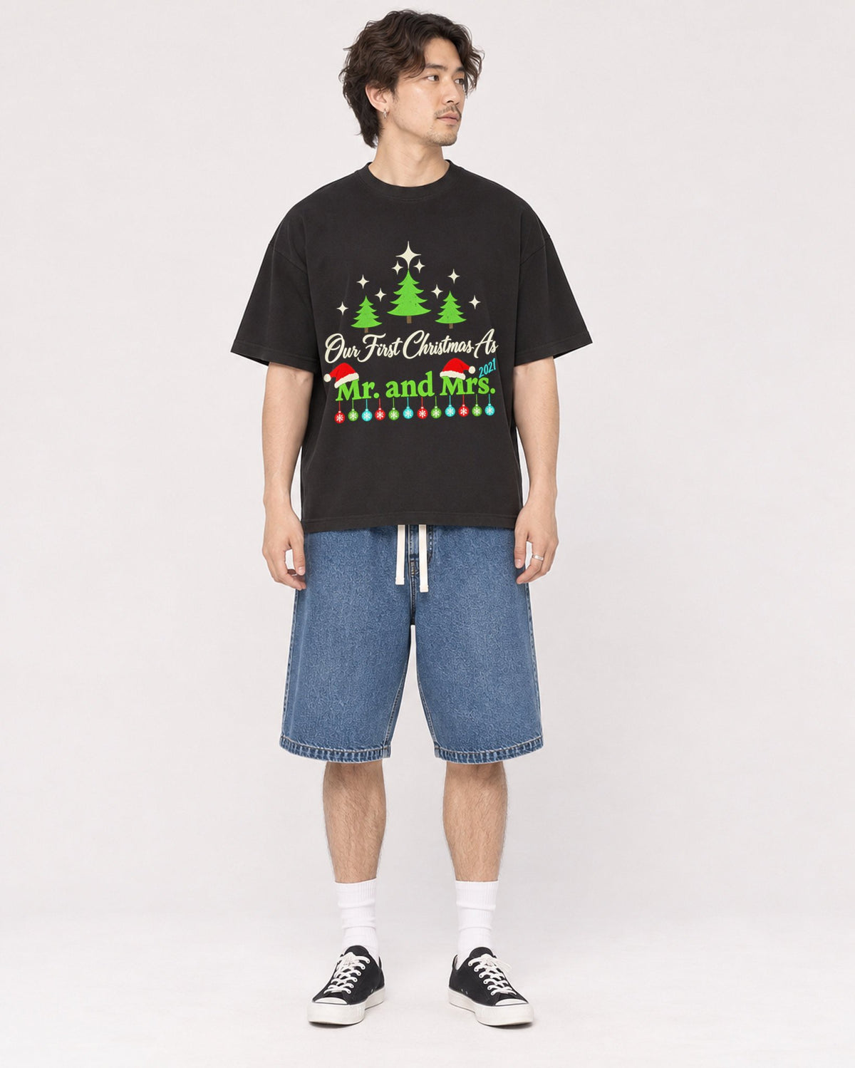 Mockup Boxy Heavyweight Tee Black male full-body 03