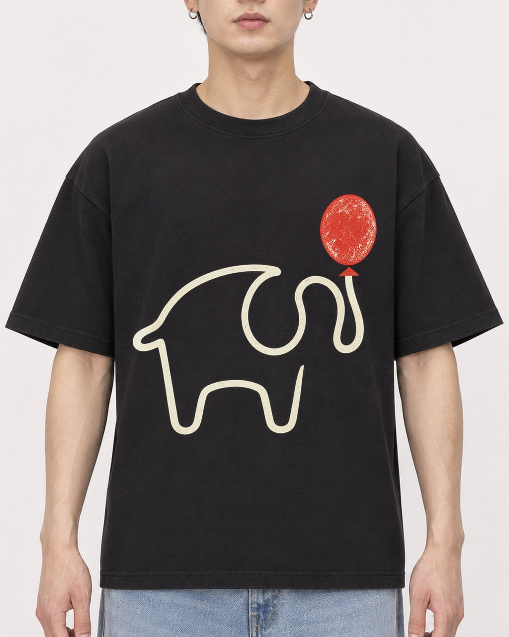 Mockup Boxy Heavyweight Tee Black male close-up 01