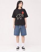 Mockup Boxy Heavyweight Tee Black female full-body 01