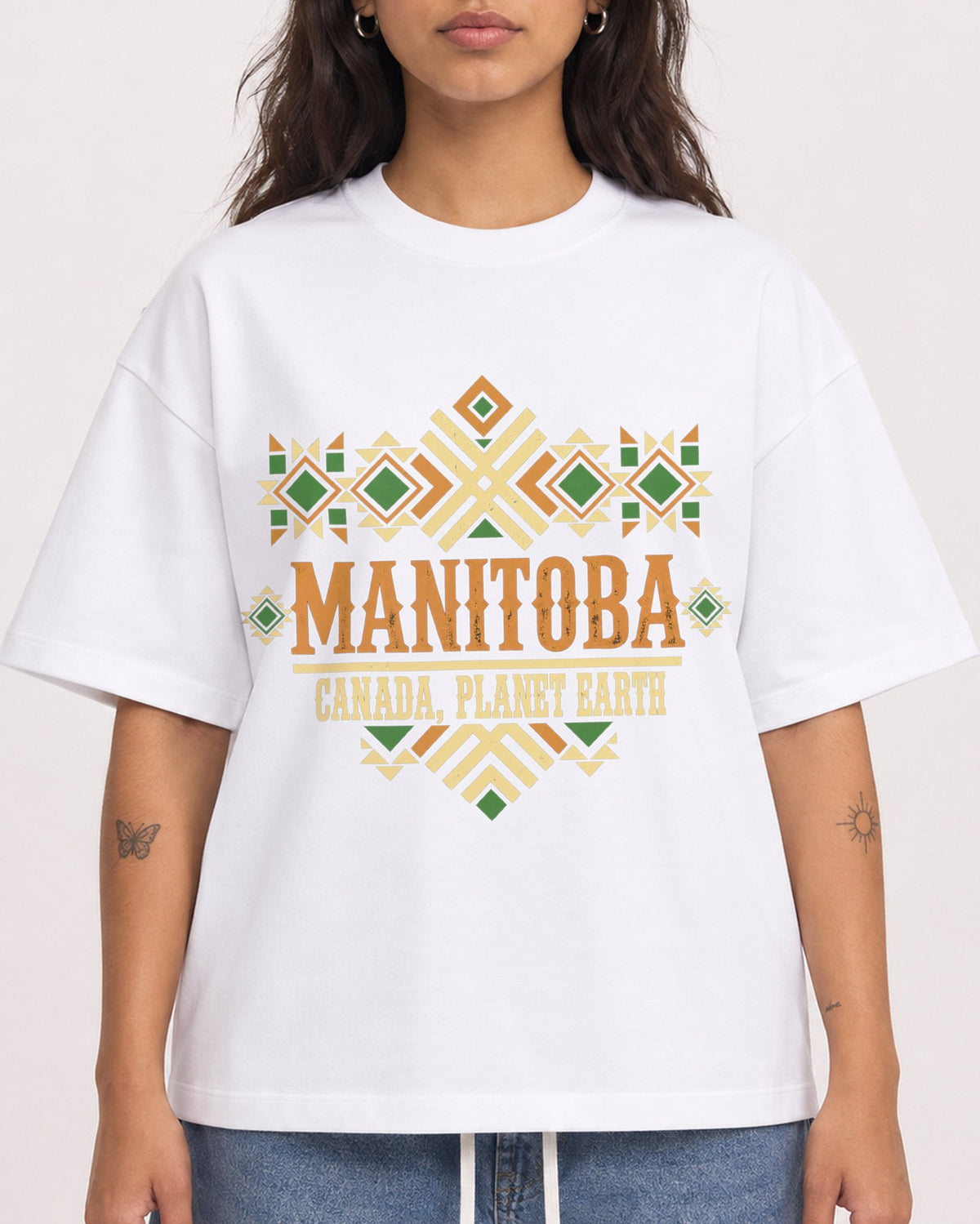 Mockup Boxy Heavyweight Tee White female close-up 06