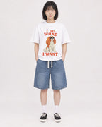 Mockup Boxy Heavyweight Tee White female full-body 11