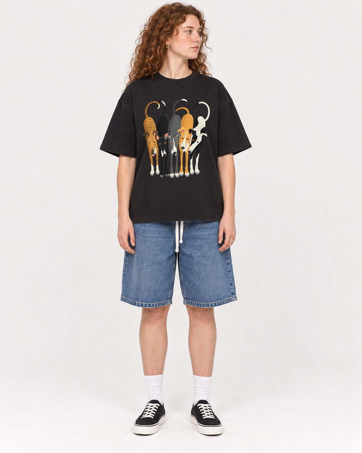 Mockup Boxy Heavyweight Tee Black female full-body 09