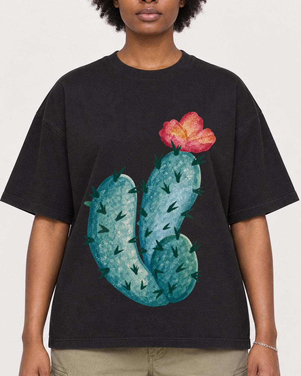 Mockup Boxy Heavyweight Tee Black female close-up 14