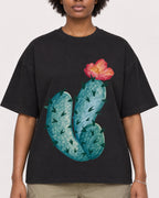 Mockup Boxy Heavyweight Tee Black female close-up 14