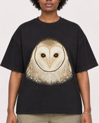 Mockup Boxy Heavyweight Tee Black female close-up 14