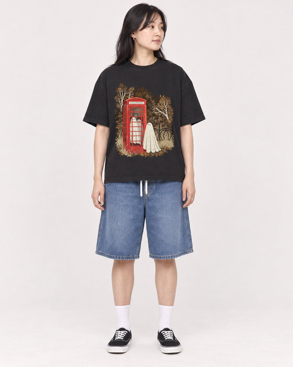 Mockup Boxy Heavyweight Tee Black female full-body 13