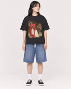 Mockup Boxy Heavyweight Tee Black female full-body 13