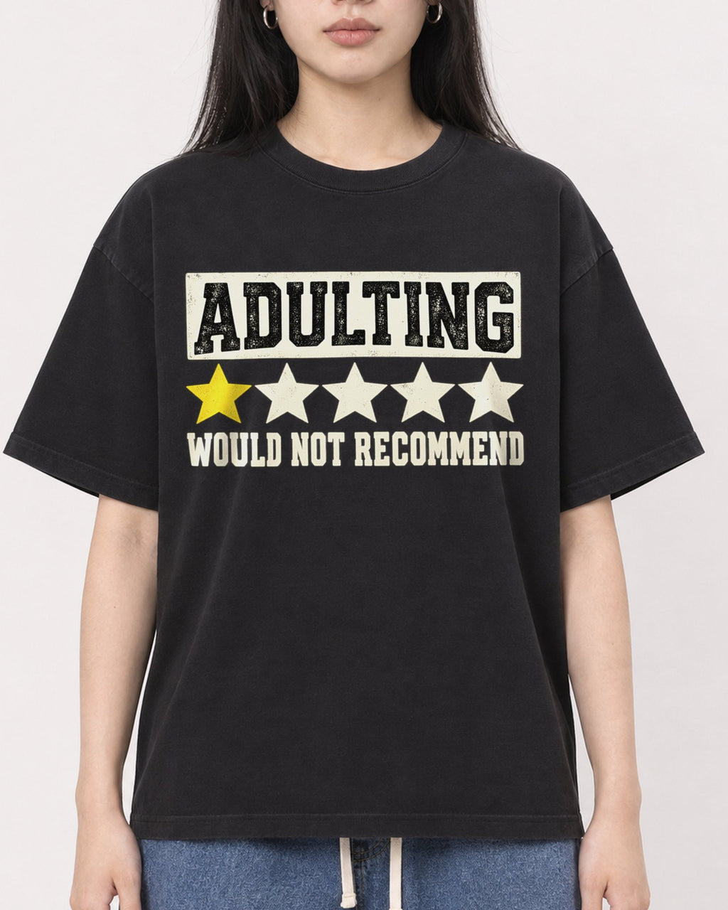 Mockup Boxy Heavyweight Tee Black female close-up 01