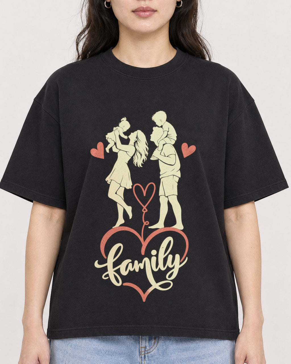 Mockup Boxy Heavyweight Tee Black female close-up 03