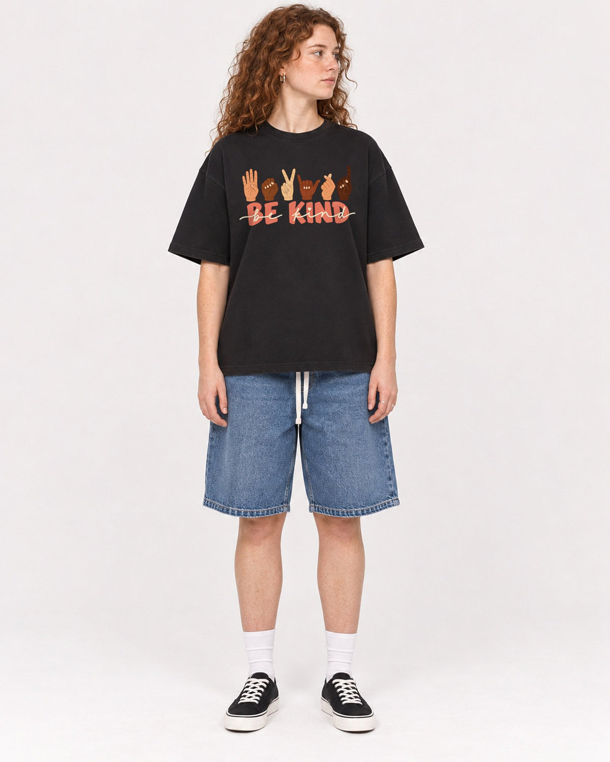 Mockup Boxy Heavyweight Tee Black female full-body 09