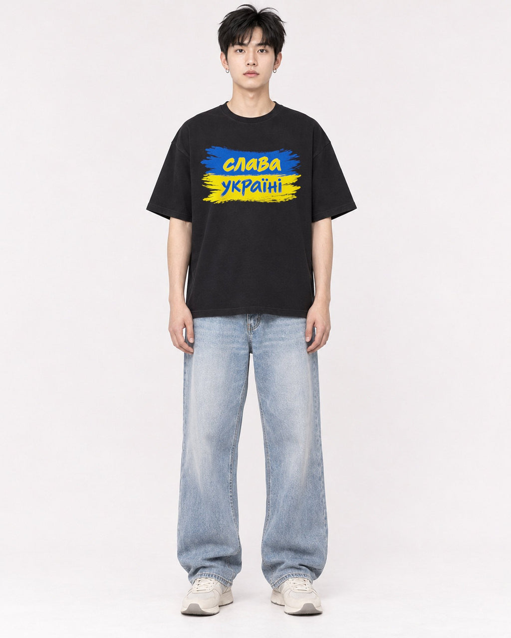 Mockup Boxy Heavyweight Tee Black male full-body 01