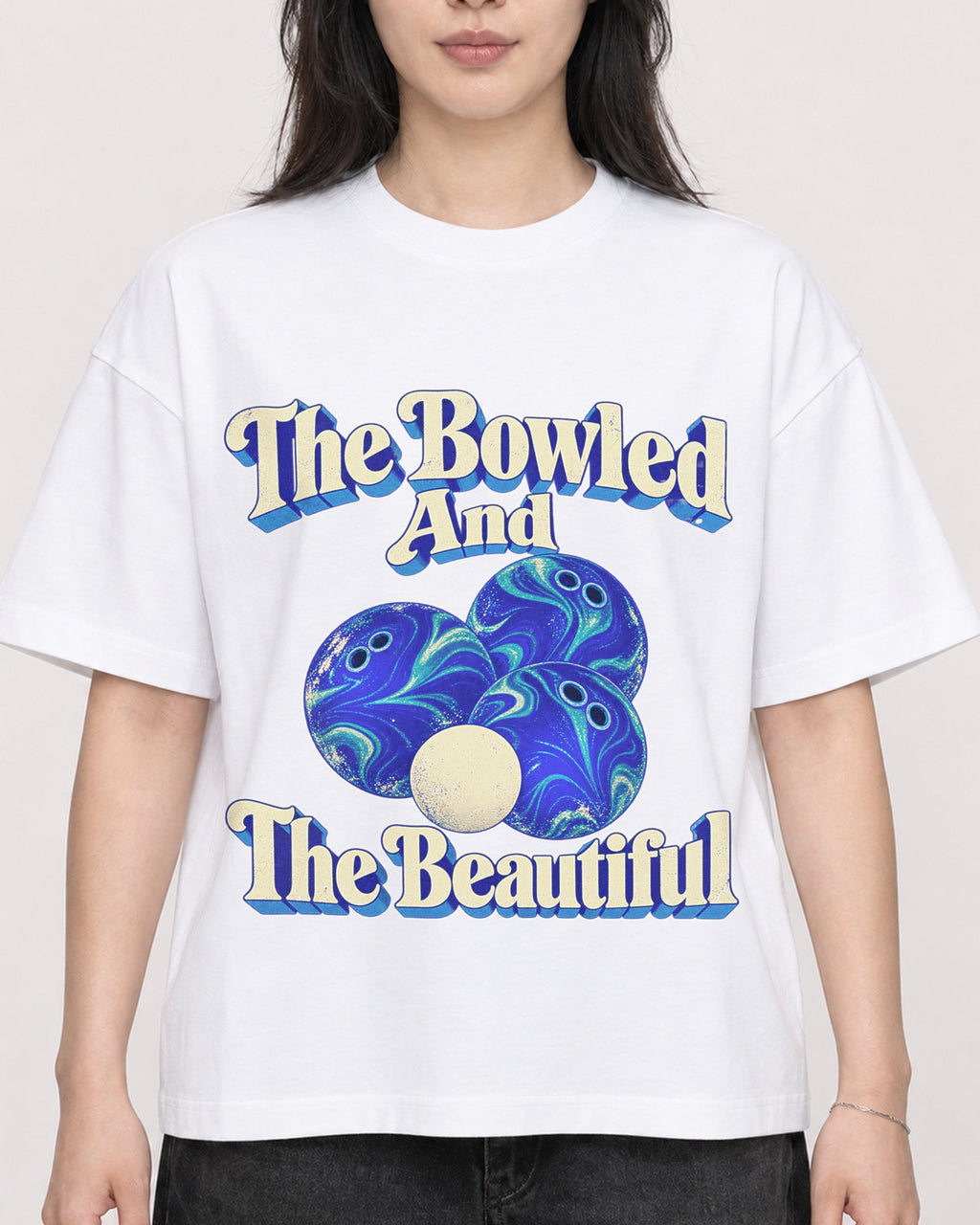 Mockup Boxy Heavyweight Tee White female close-up 13