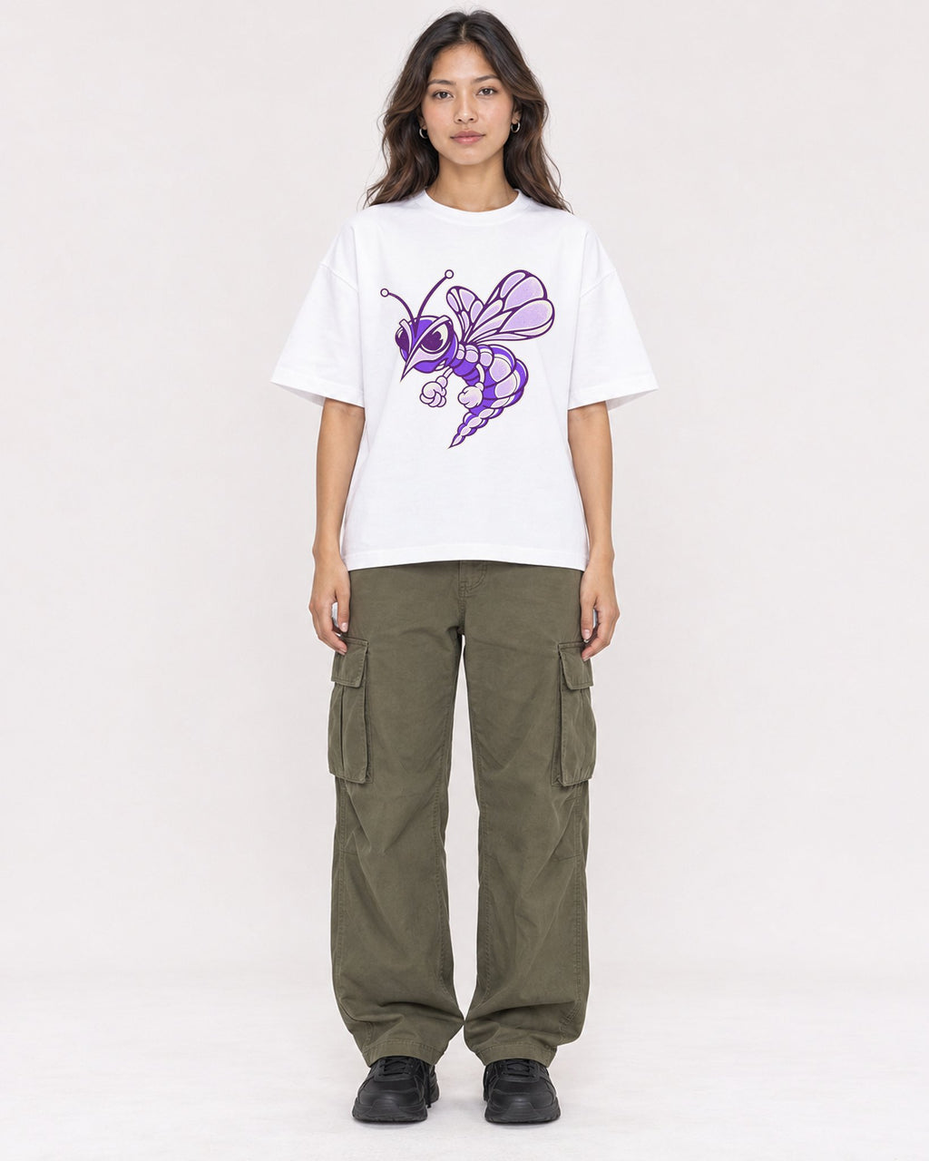 Mockup Boxy Heavyweight Tee White female full-body 02