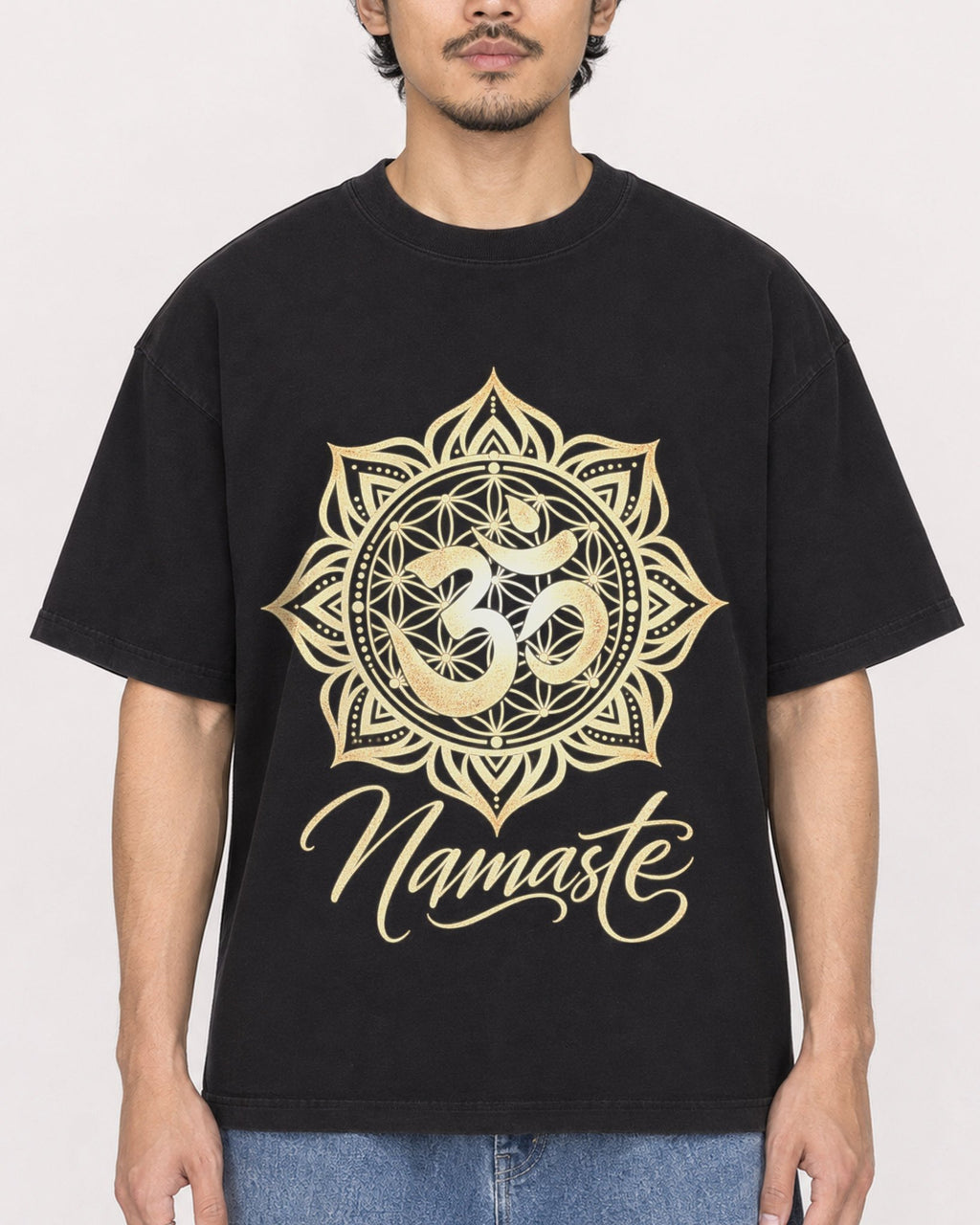 Mockup Boxy Heavyweight Tee Black male close-up 02