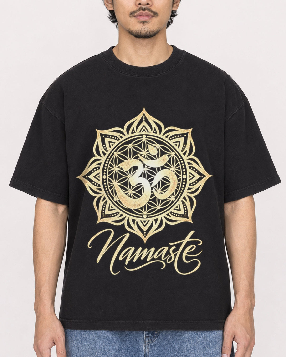 Mockup Boxy Heavyweight Tee Black male close-up 02
