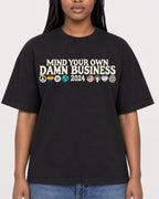 Mockup Boxy Heavyweight Tee Black female close-up 04