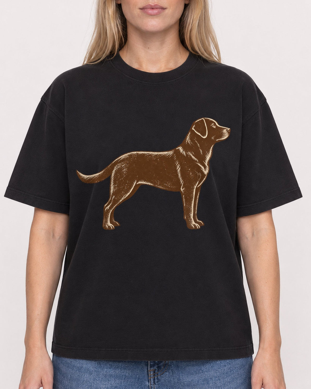 Mockup Boxy Heavyweight Tee Black female close-up 08