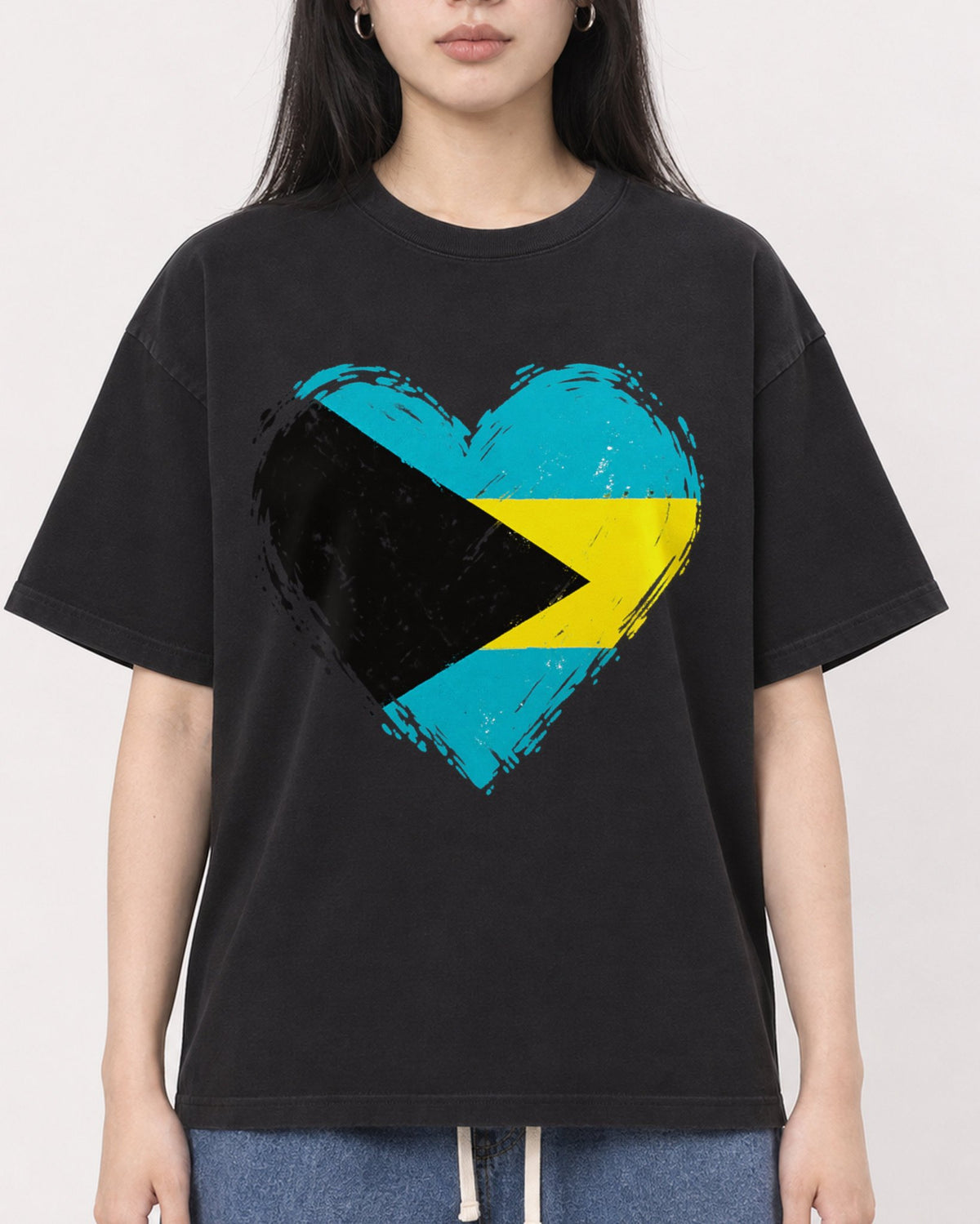 Mockup Boxy Heavyweight Tee Black female close-up 01