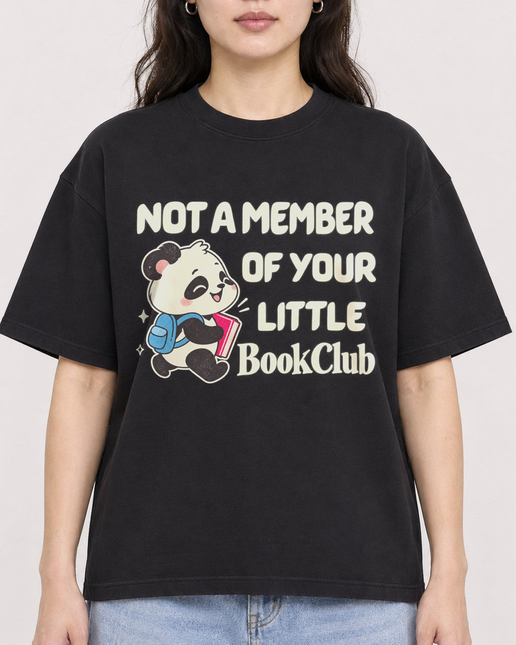 Mockup Boxy Heavyweight Tee Black female close-up 03