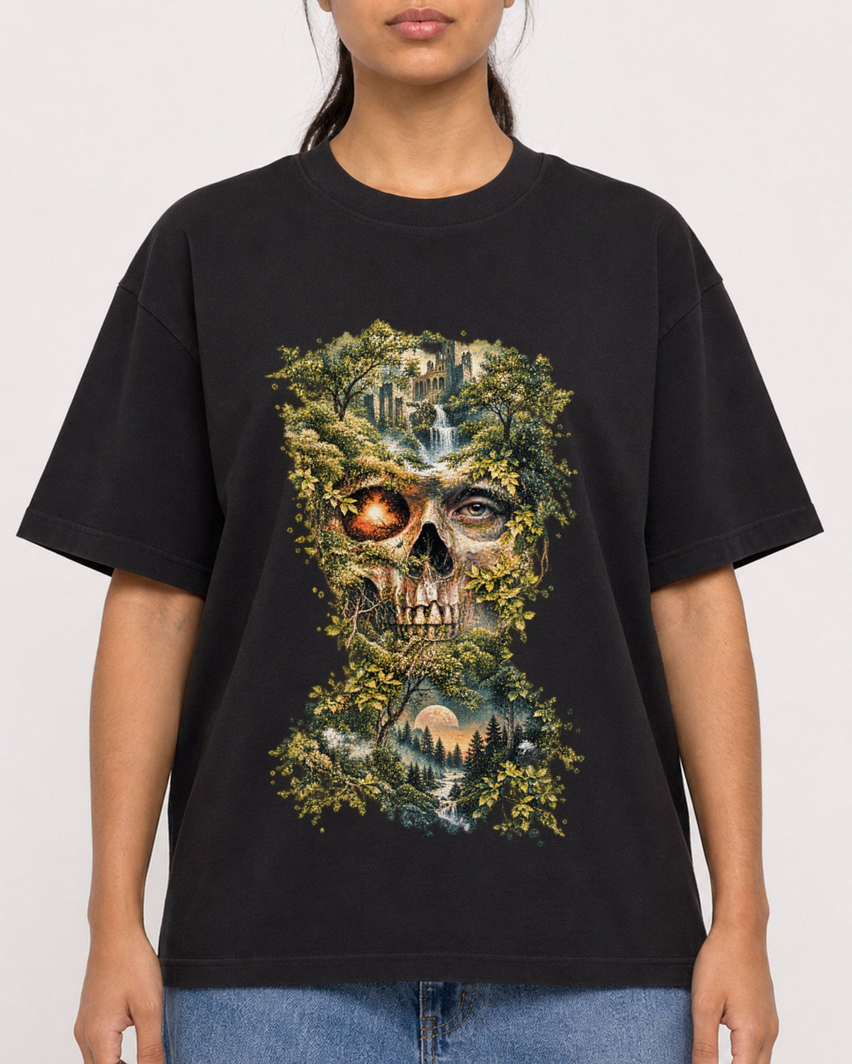 Mockup Boxy Heavyweight Tee Black female close-up 16