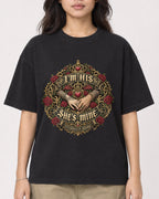 Mockup Boxy Heavyweight Tee Black female close-up 02